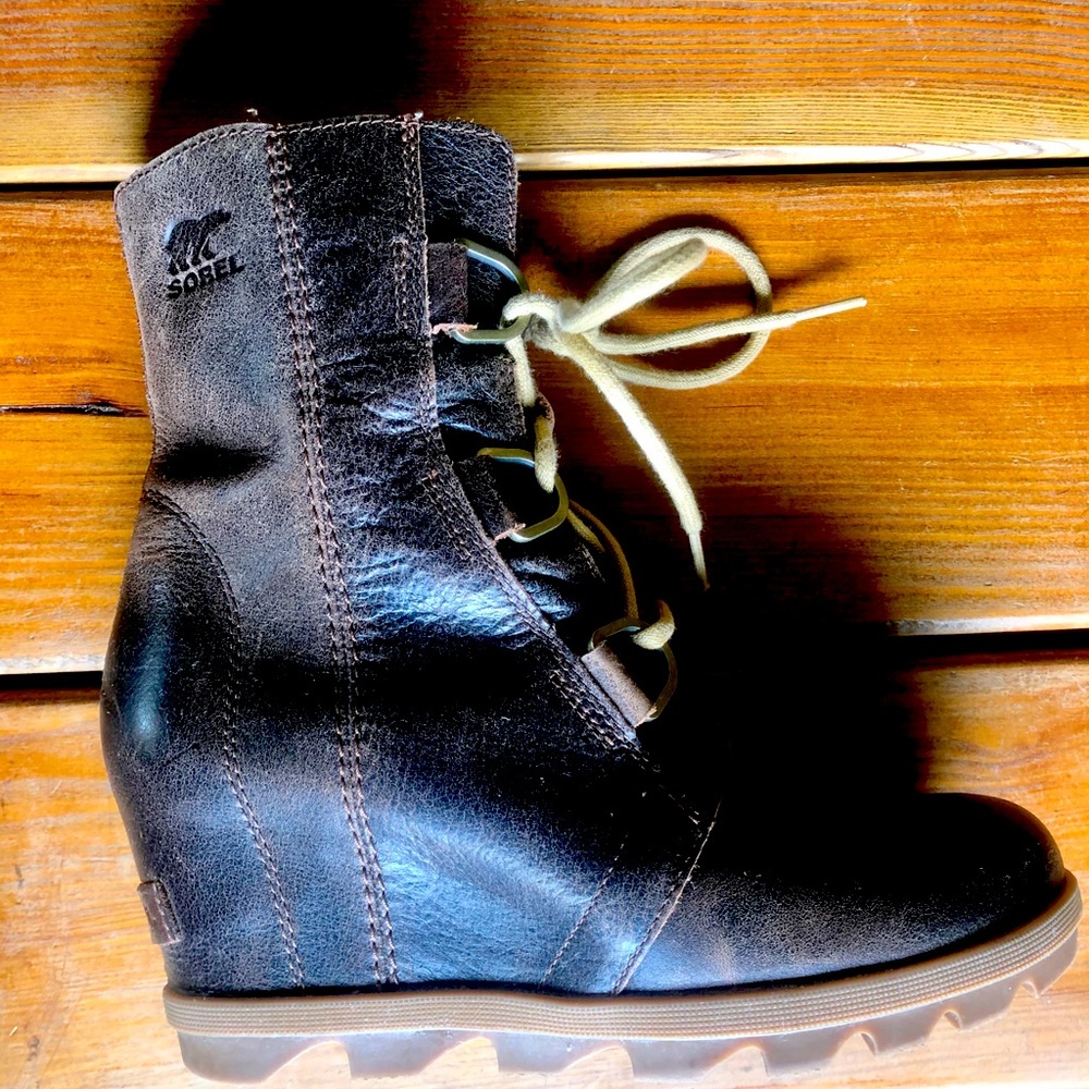 SOREL Joan of Arctic wedge boots SIZE 7